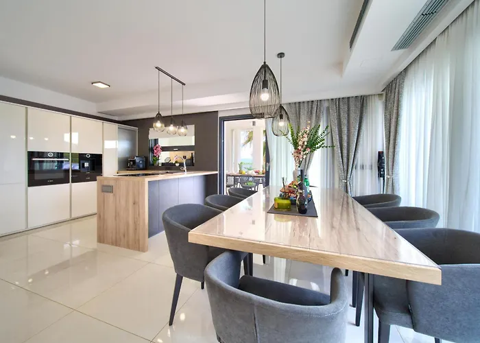 Luminosa With Outdoor And Indoor Pool And Sauna Villa