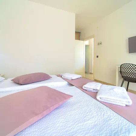 别墅 Luminosa With Outdoor And Indoor Pool And Sauna