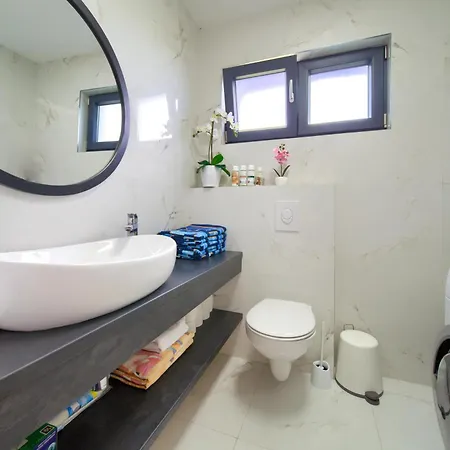 Luminosa With Outdoor And Indoor Pool And Sauna