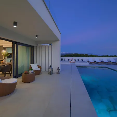 别墅 Luminosa With Outdoor And Indoor Pool And Sauna