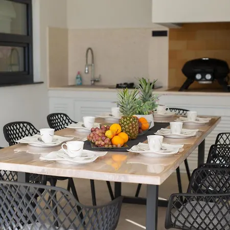 Luminosa With Outdoor And Indoor Pool And Sauna