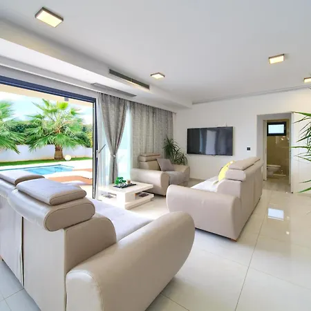 Luminosa With Outdoor And Indoor Pool And Sauna 别墅 Vrh (Krk)