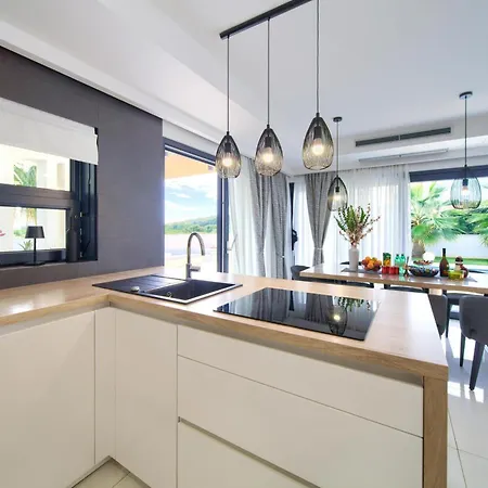 别墅 Luminosa With Outdoor And Indoor Pool And Sauna