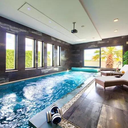 Luminosa With Outdoor And Indoor Pool And Sauna فيلة Vrh (Krk)
