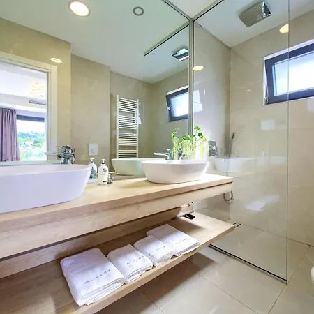 Luminosa With Outdoor And Indoor Pool And Sauna *