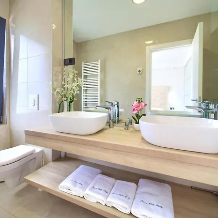 Villa Luminosa With Outdoor And Indoor Pool And Sauna Vrh (Krk)