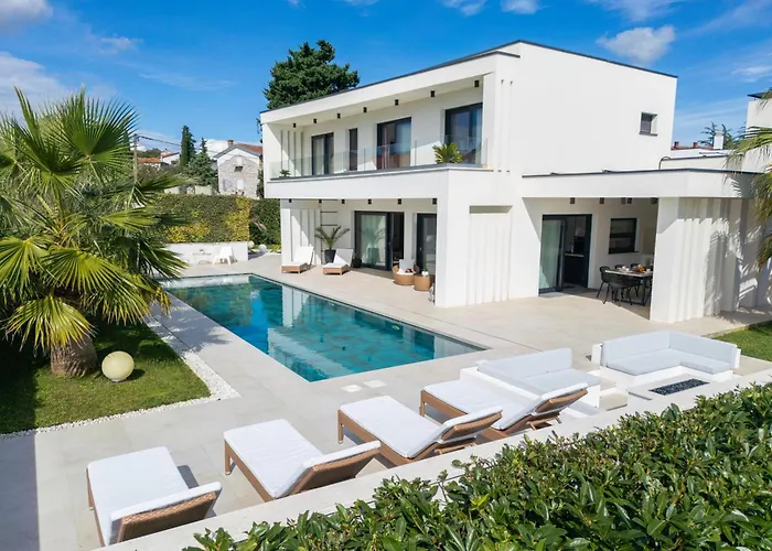 Luminosa With Outdoor And Indoor Pool And Sauna Villa *