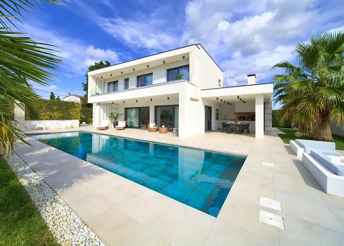Luminosa With Outdoor And Indoor Pool And Sauna Vrh (Krk)