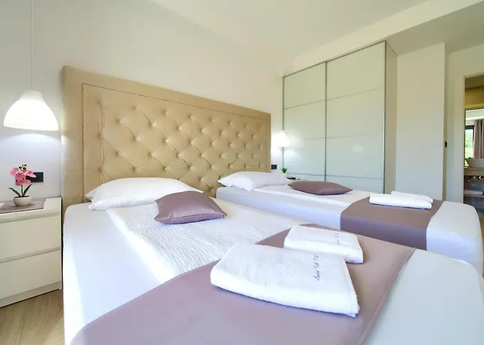 Luminosa With Outdoor And Indoor Pool And Sauna Vrh (Krk)