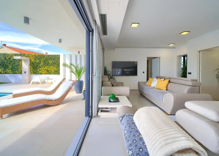 Luminosa With Outdoor And Indoor Pool And Sauna Villa Vrh (Krk)