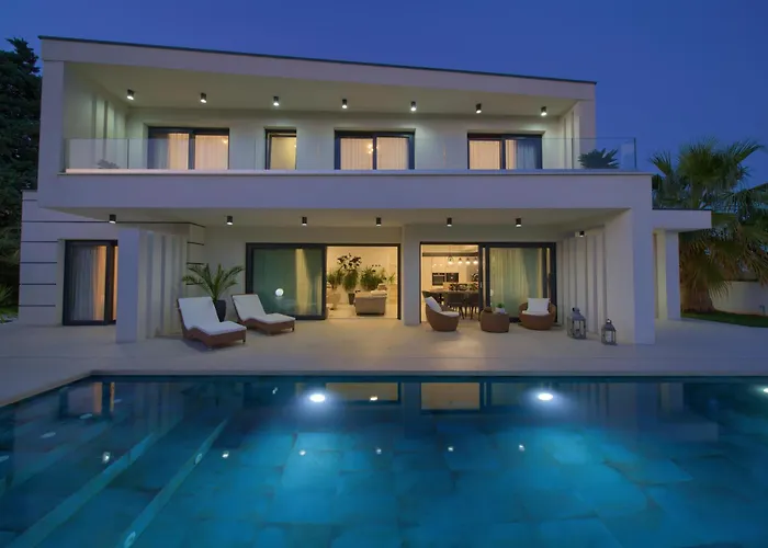 Villa Luminosa With Outdoor And Indoor Pool And Sauna Vrh (Krk)