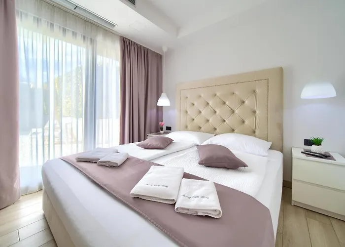 Luminosa With Outdoor And Indoor Pool And Sauna Villa